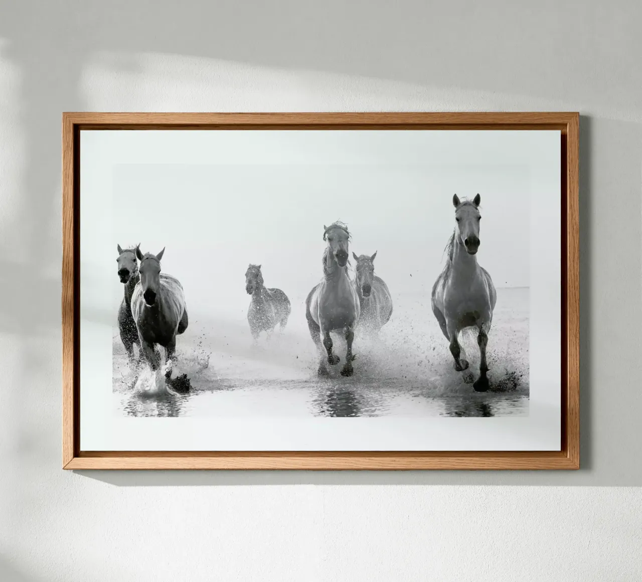 Galloping Through the Surf tela con Cornice a cassetta da Natural Kingdom