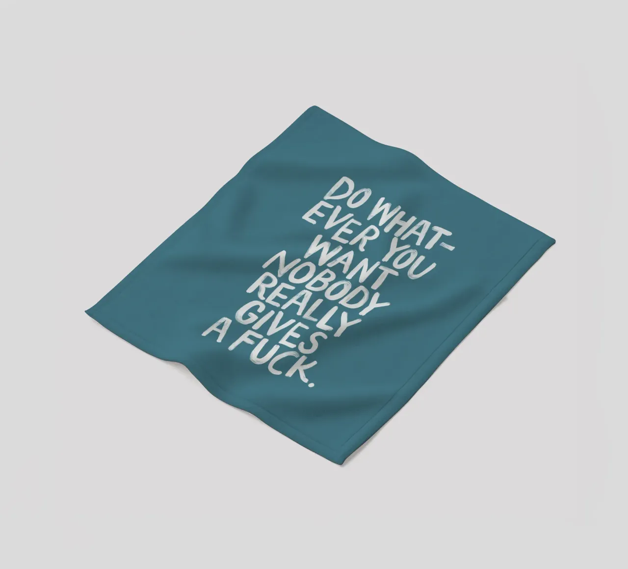Fai quello che vuoi, a nessuno frega un cazzo del design sassarese coperta in pile da THE MOTIVATED TYPE