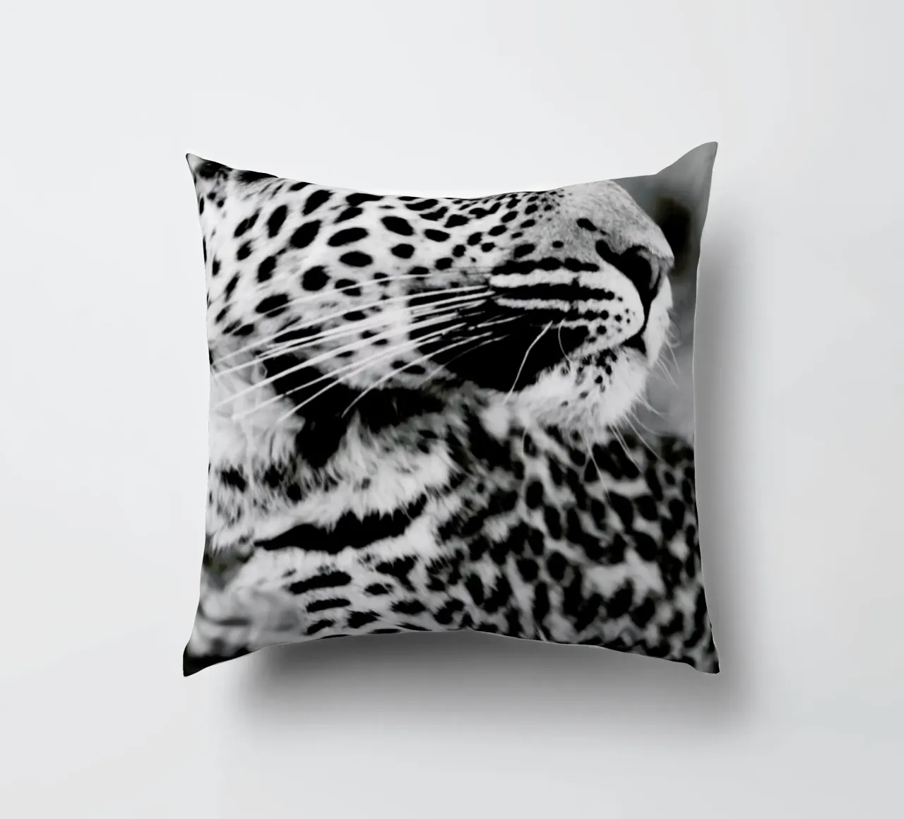 A Leopard's Spots kussen van Natural Kingdom