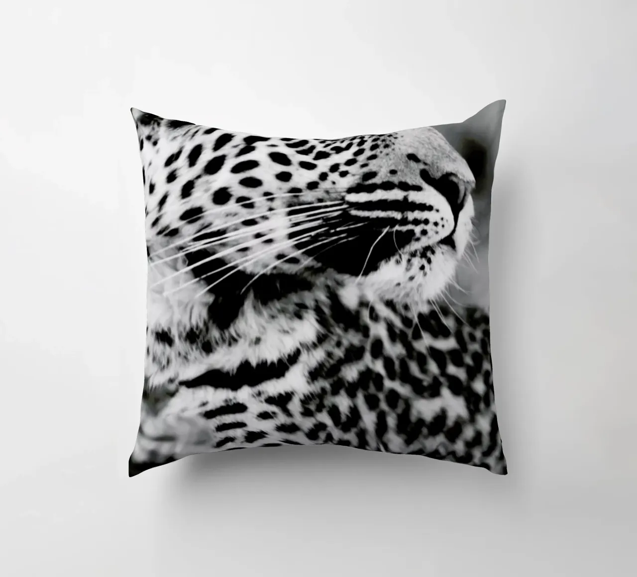 A Leopard's Spots kussen van Natural Kingdom