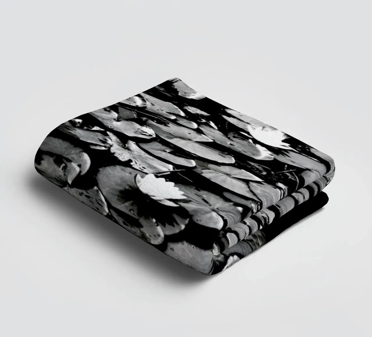 Dark Water Lily towel by Babett Schultze
