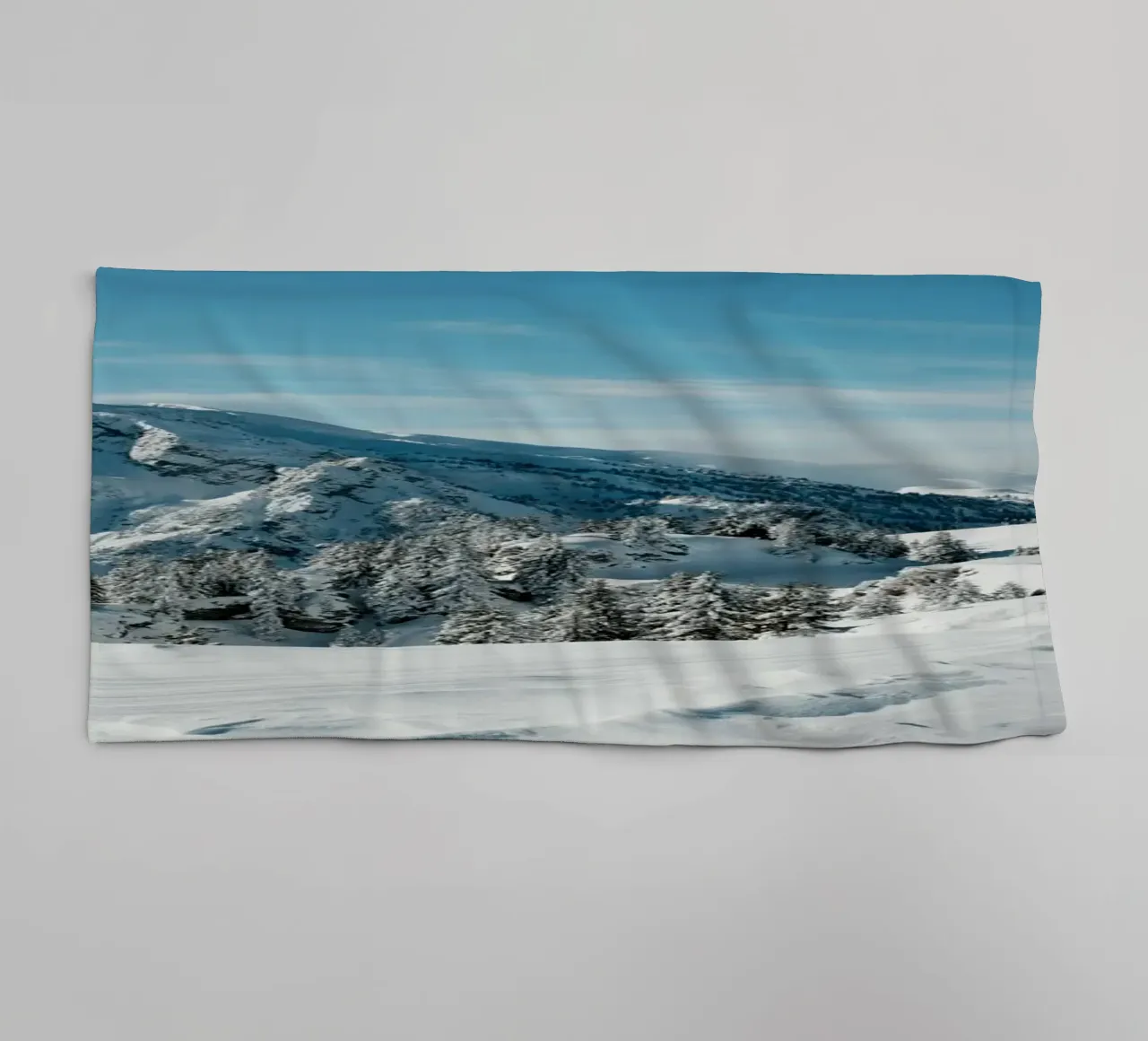 Whispers of Winter asciugamano da bagno da FujiSwiss