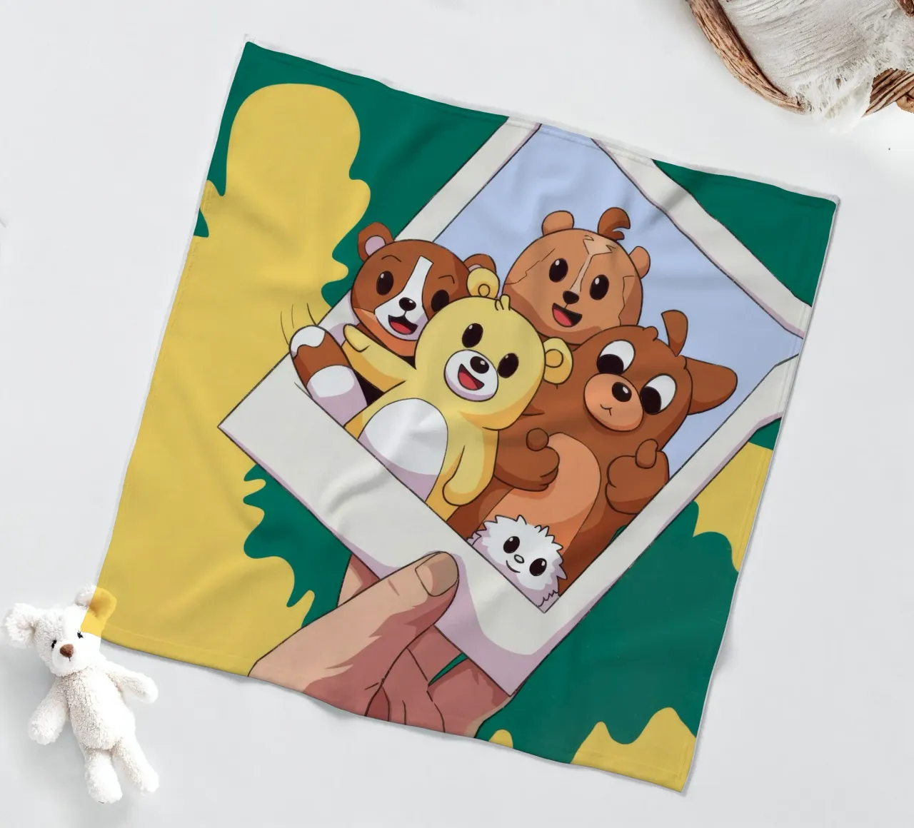 Ricordi di polaroid coperta in pile da Timeless Huse