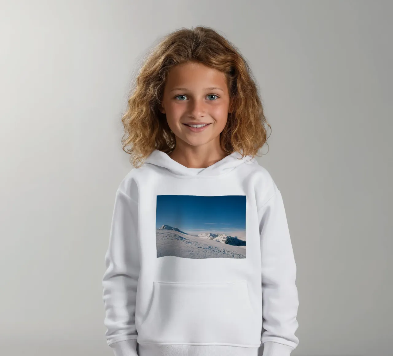 Silent Peaks – Winter Harmony in the Alps felpa bambino con cappuccio da FujiSwiss