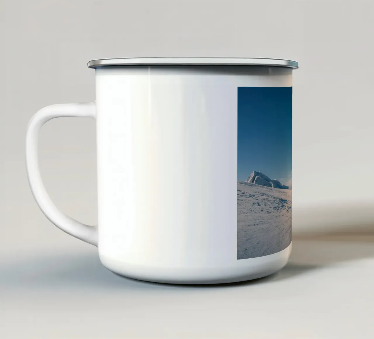 Silent Peaks – Winter Harmony in the Alps tazza in smalto da FujiSwiss
