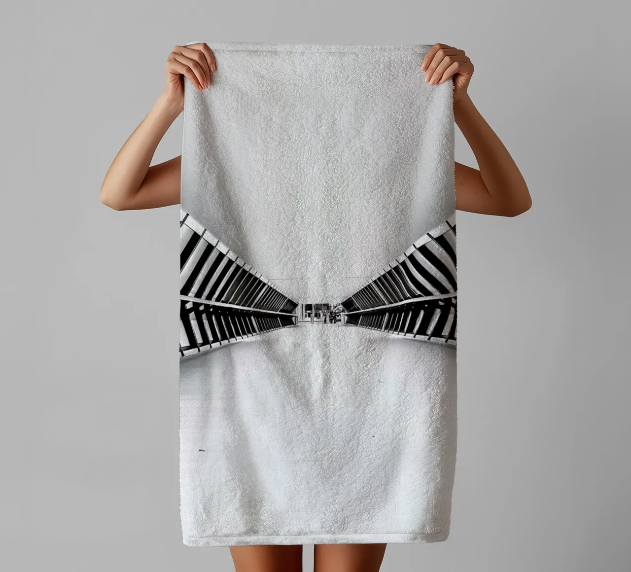 Adam's Bridge London towel by Babett Schultze