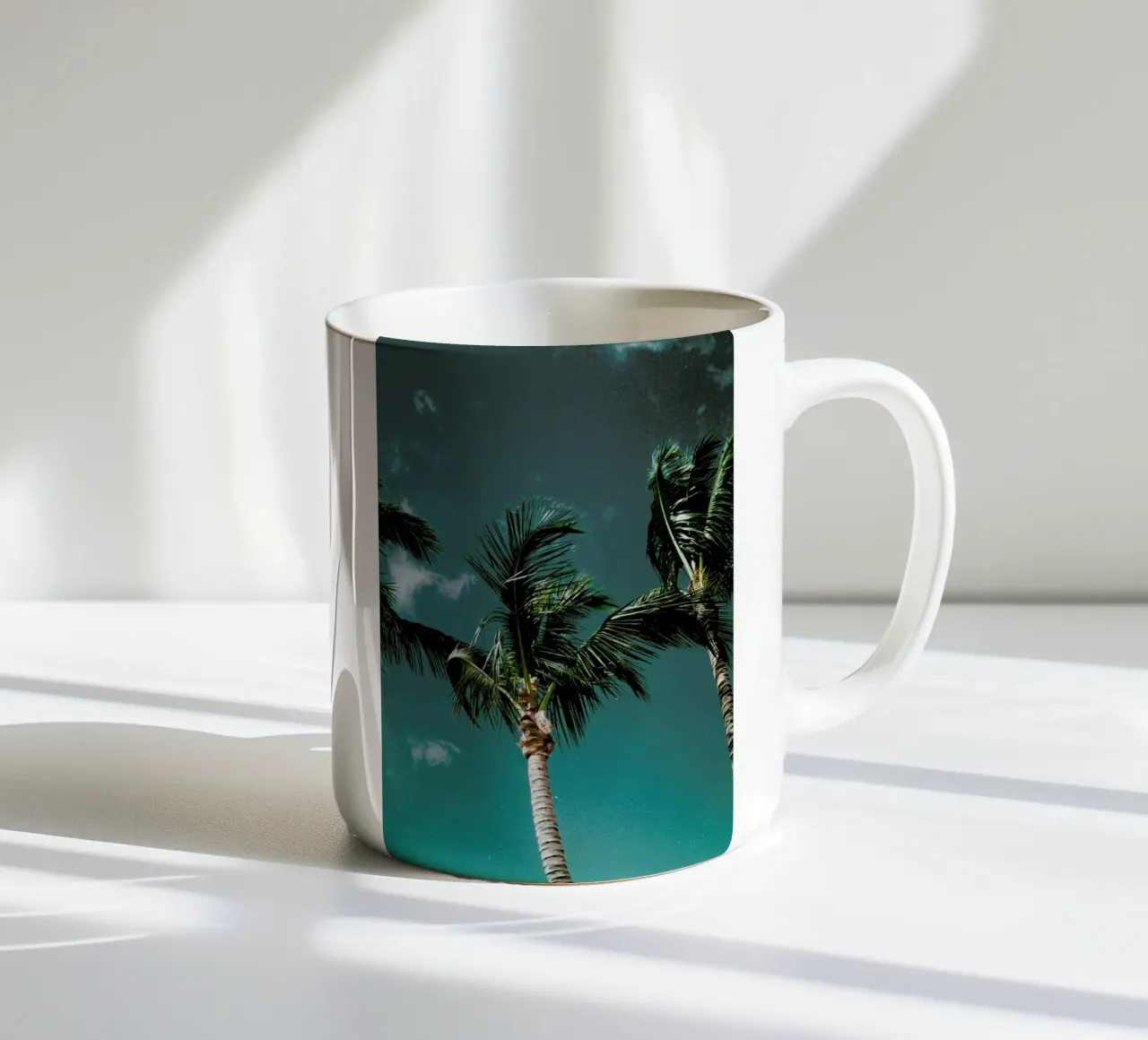 Tropical Palms tazza in ceramica da Sebastian Hilgetag