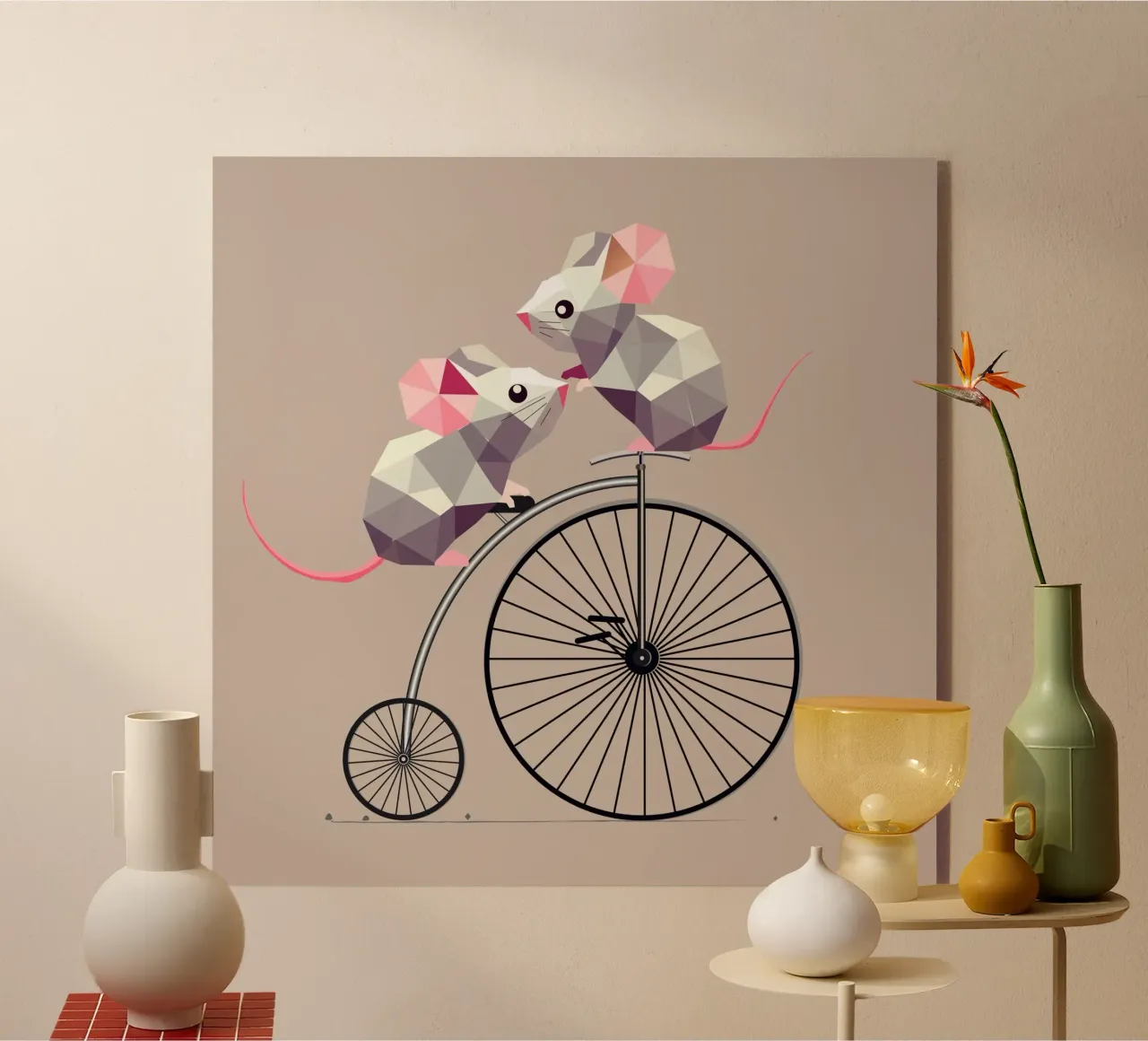 Due simpatici topi poligonali su un nostalgico penny-farthing plexiglass da namosh