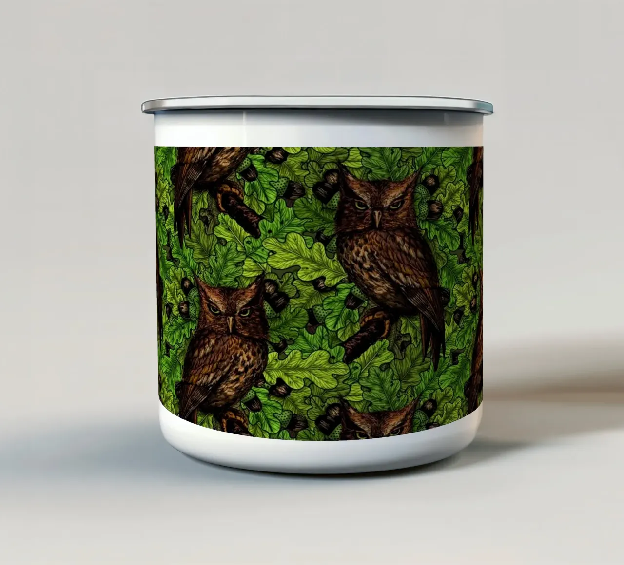 Gufi nella quercia, verde e marrone tazza in smalto da Painted Nature