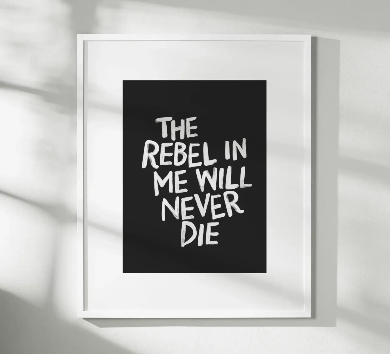 Der Rebell in mir wird nie sterben Schwarzer Typografie Druck Poster von THE MOTIVATED TYPE