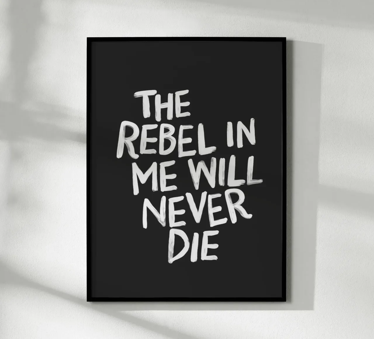 Der Rebell in mir wird nie sterben Schwarzer Typografie Druck Poster von THE MOTIVATED TYPE