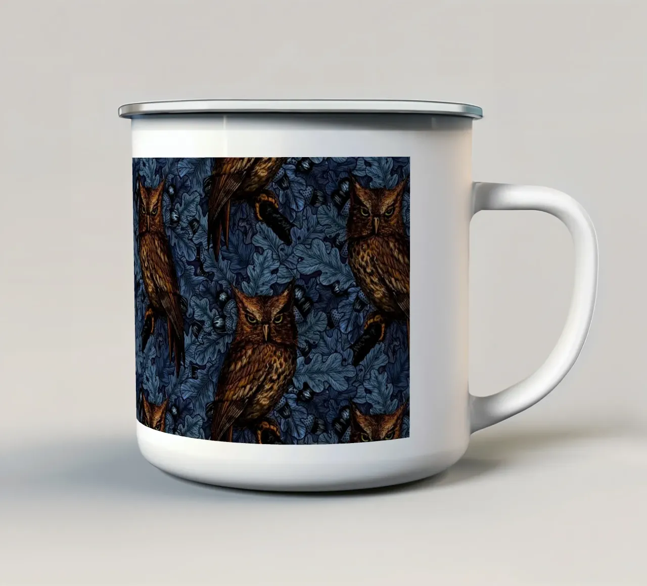 Gufi nella quercia, blu e marrone tazza in smalto da Painted Nature