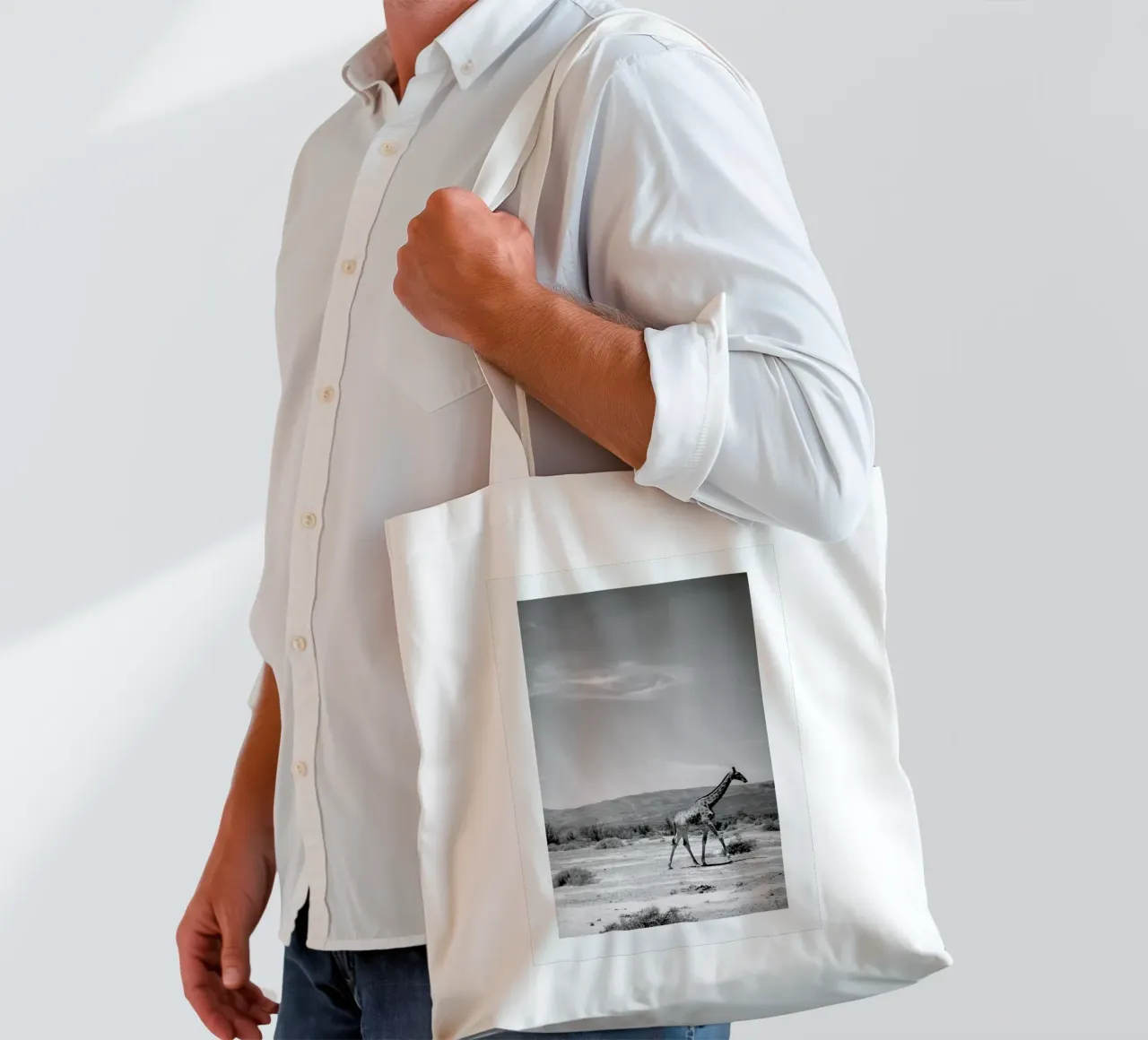Light on the Savanna tote bag by Natural Kingdom