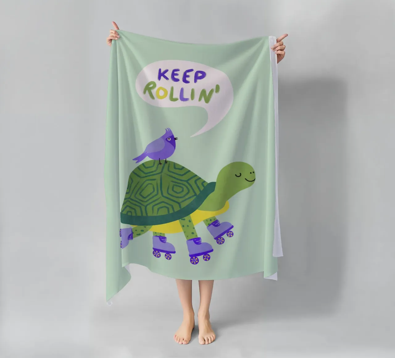 Tartaruga con uccello - continua a rotolare! telo mare da Illustration Raissa Oltmanns