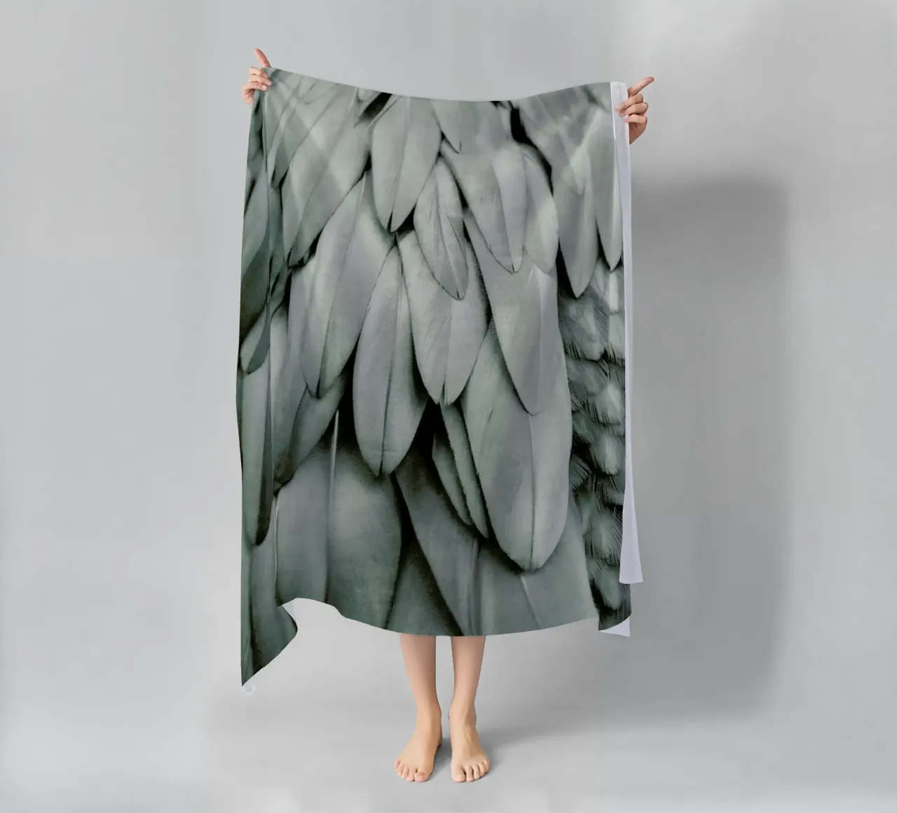 Feathers Eucalyptus Green telo mare da Monika Strigel