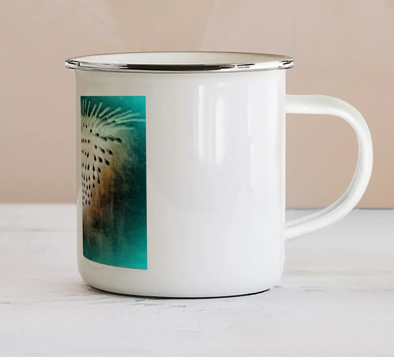 Sotto l'acqua tazza in smalto da Massimo Frascogna