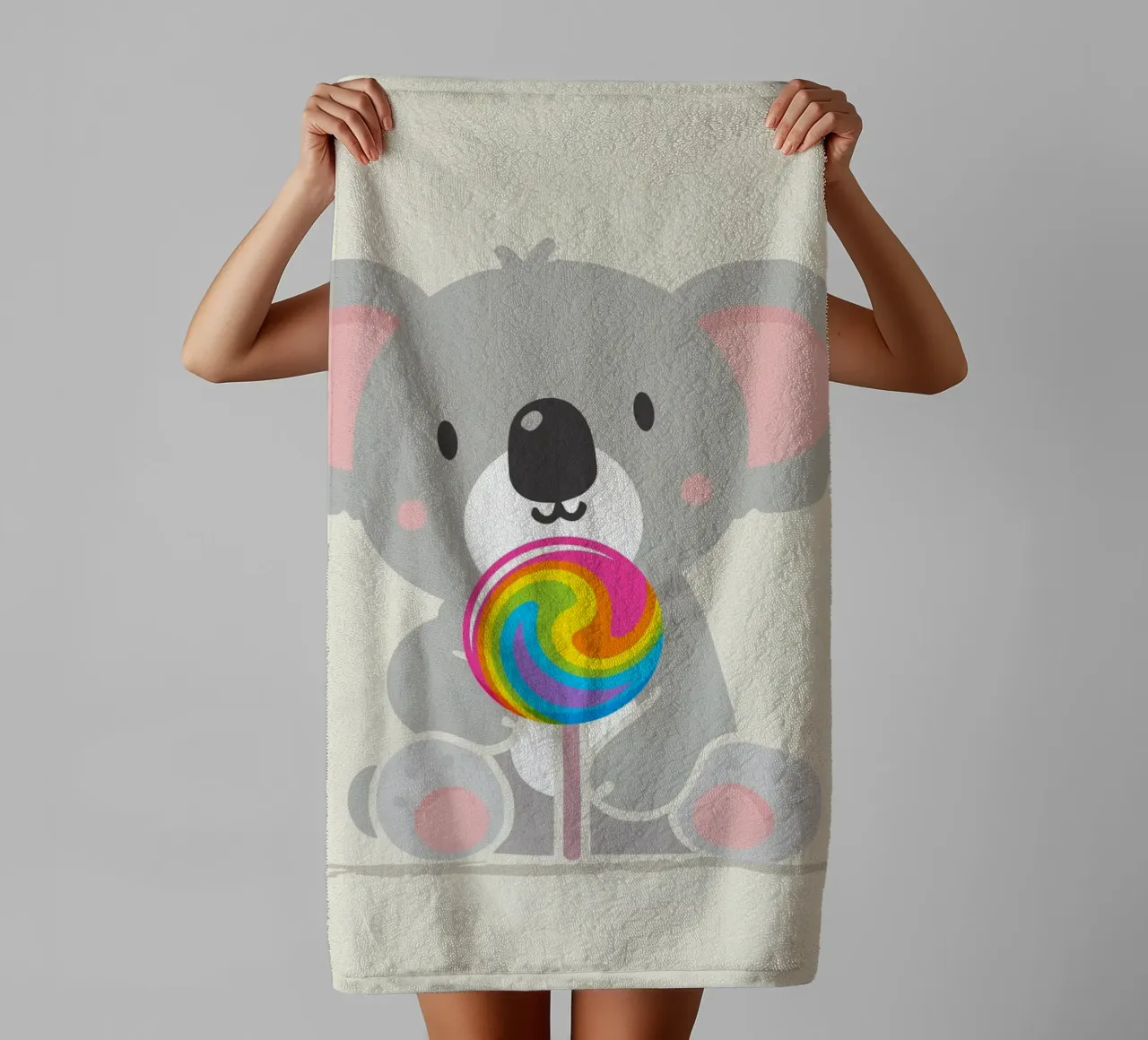 Piccolo koala allegro con un lecca-lecca colorato asciugamano da bagno da namosh