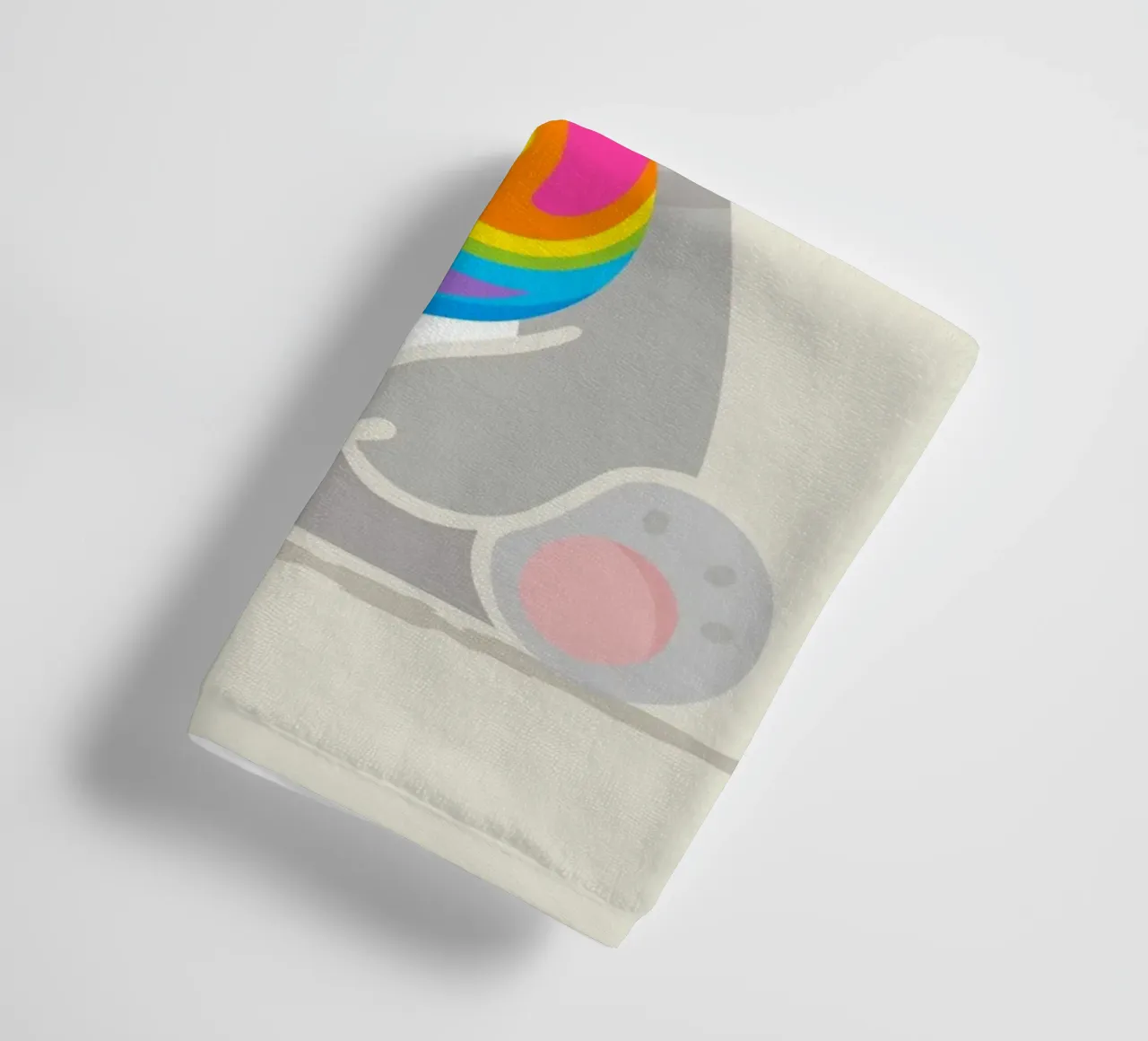 Piccolo koala allegro con un lecca-lecca colorato asciugamano da bagno da namosh