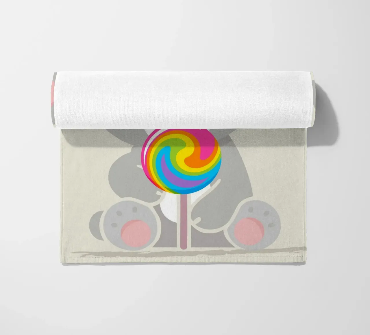 Piccolo koala allegro con un lecca-lecca colorato telo mare da namosh