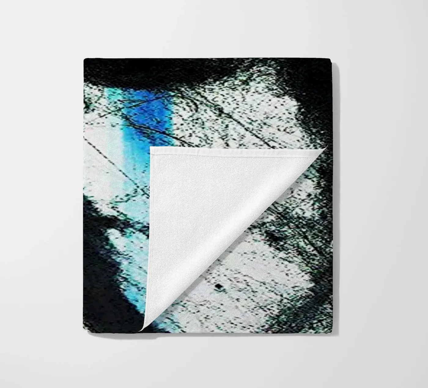 schwarzes Web Strandtuch von Massimo Frascogna