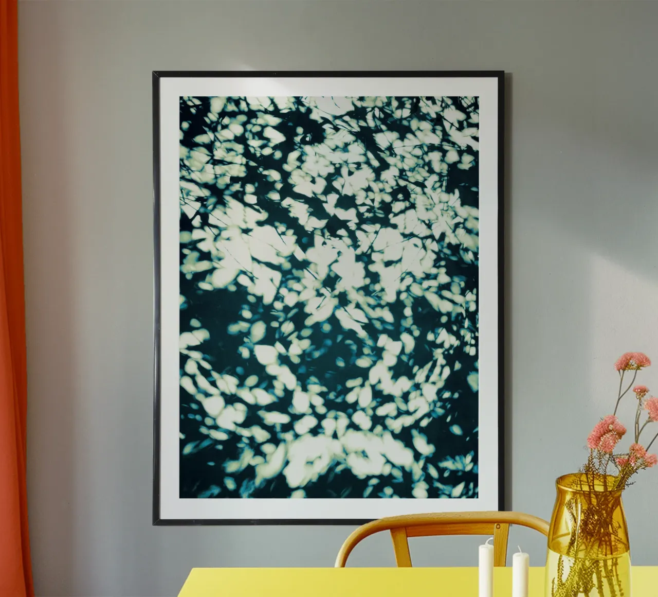 Wall Shadows Shibori (3) poster con telaio in alluminio da Angelo Cerantola