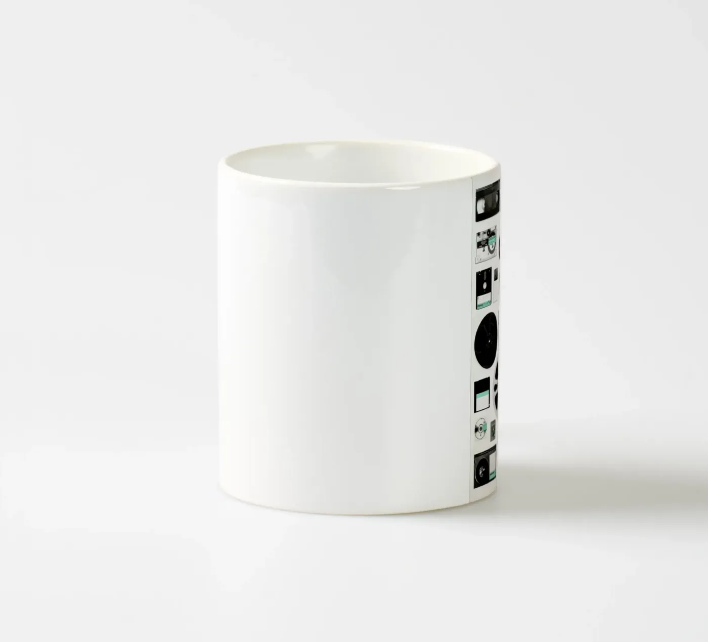 Data Keramik Tasse von Florent Bodart