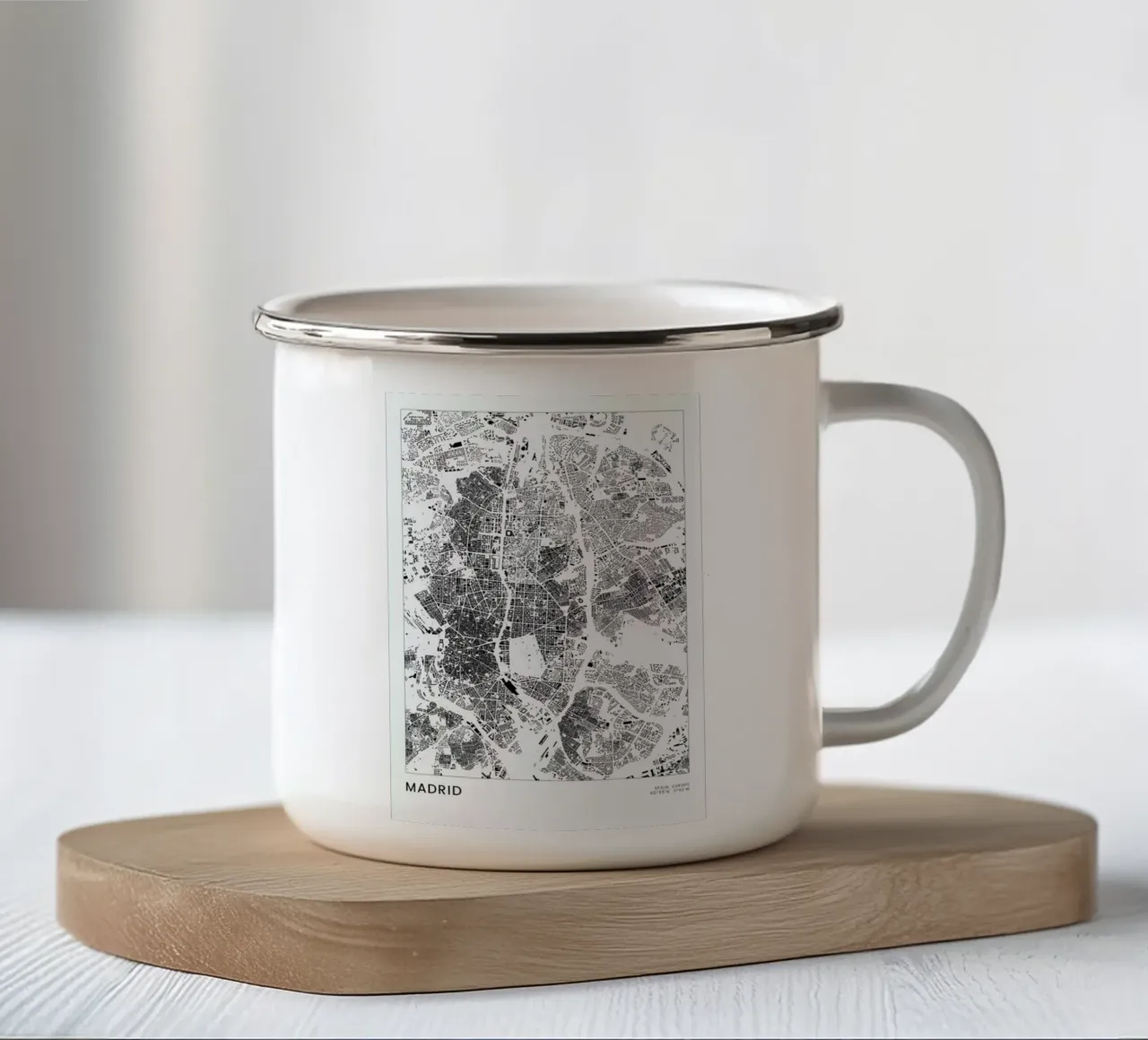 Madrid tazza in smalto da The Cartography Collection