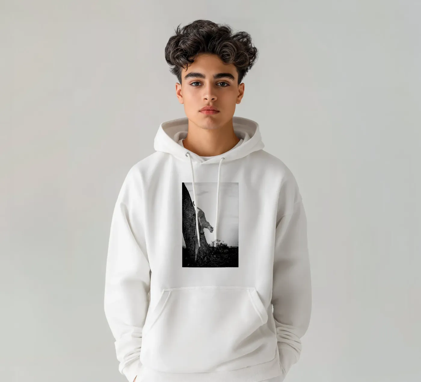 Pouncing Leopard hoodie van Natural Kingdom