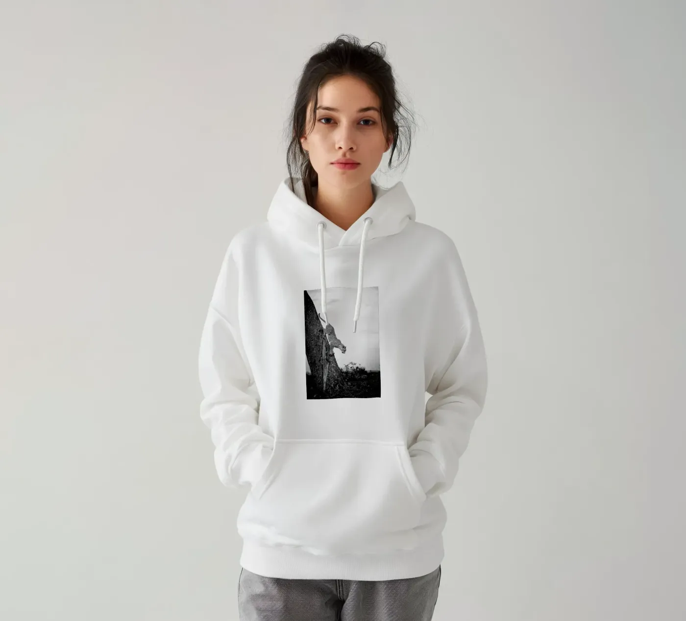 Pouncing Leopard hoodie van Natural Kingdom