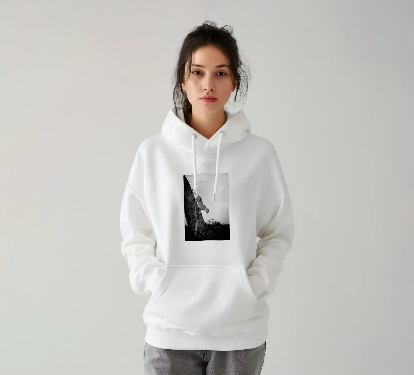 Pouncing Leopard hoodie van Natural Kingdom