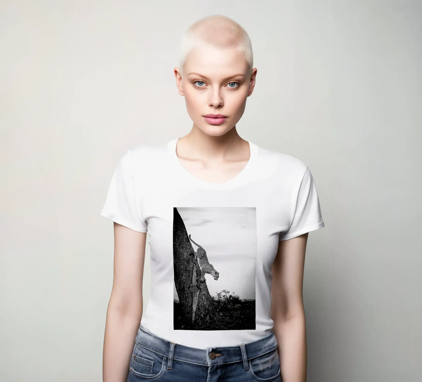 Pouncing Leopard t-shirt da donna da Natural Kingdom