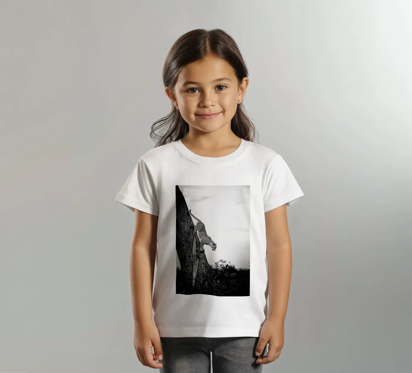 Pouncing Leopard kinder t-shirt van Natural Kingdom