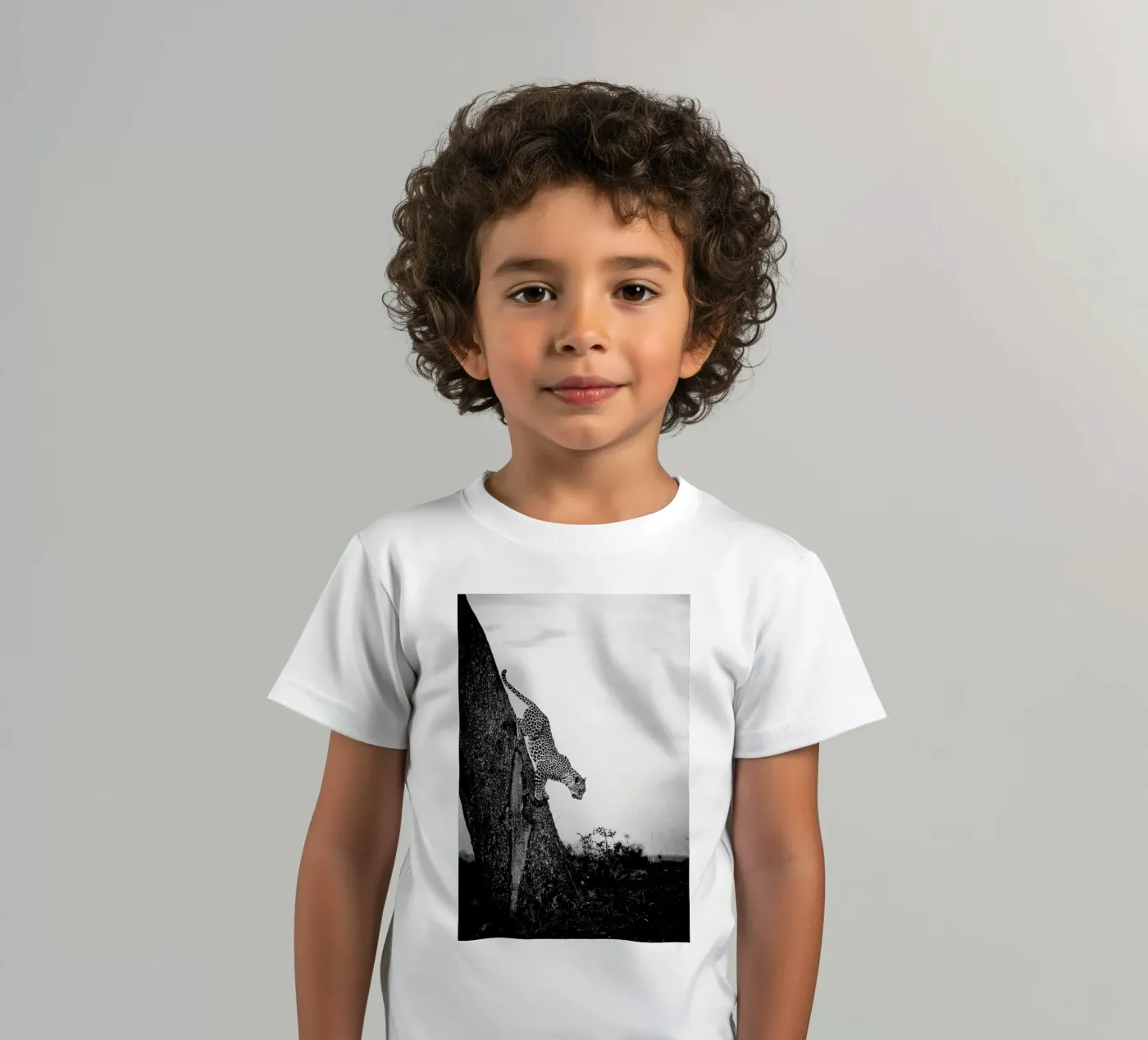 Pouncing Leopard kinder t-shirt van Natural Kingdom