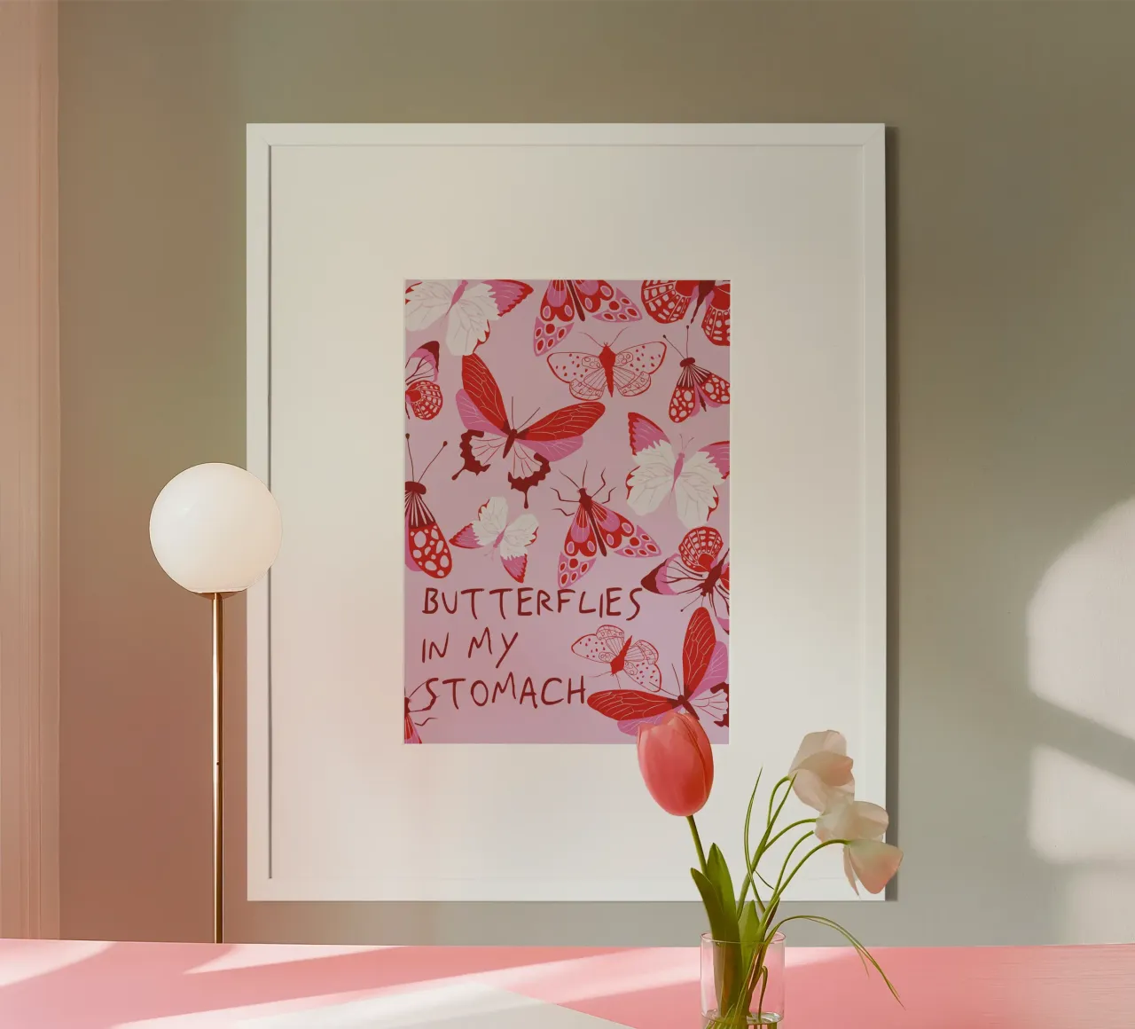 Pink Butterflies In My Stomach poster con telaio in legno da Retro Love