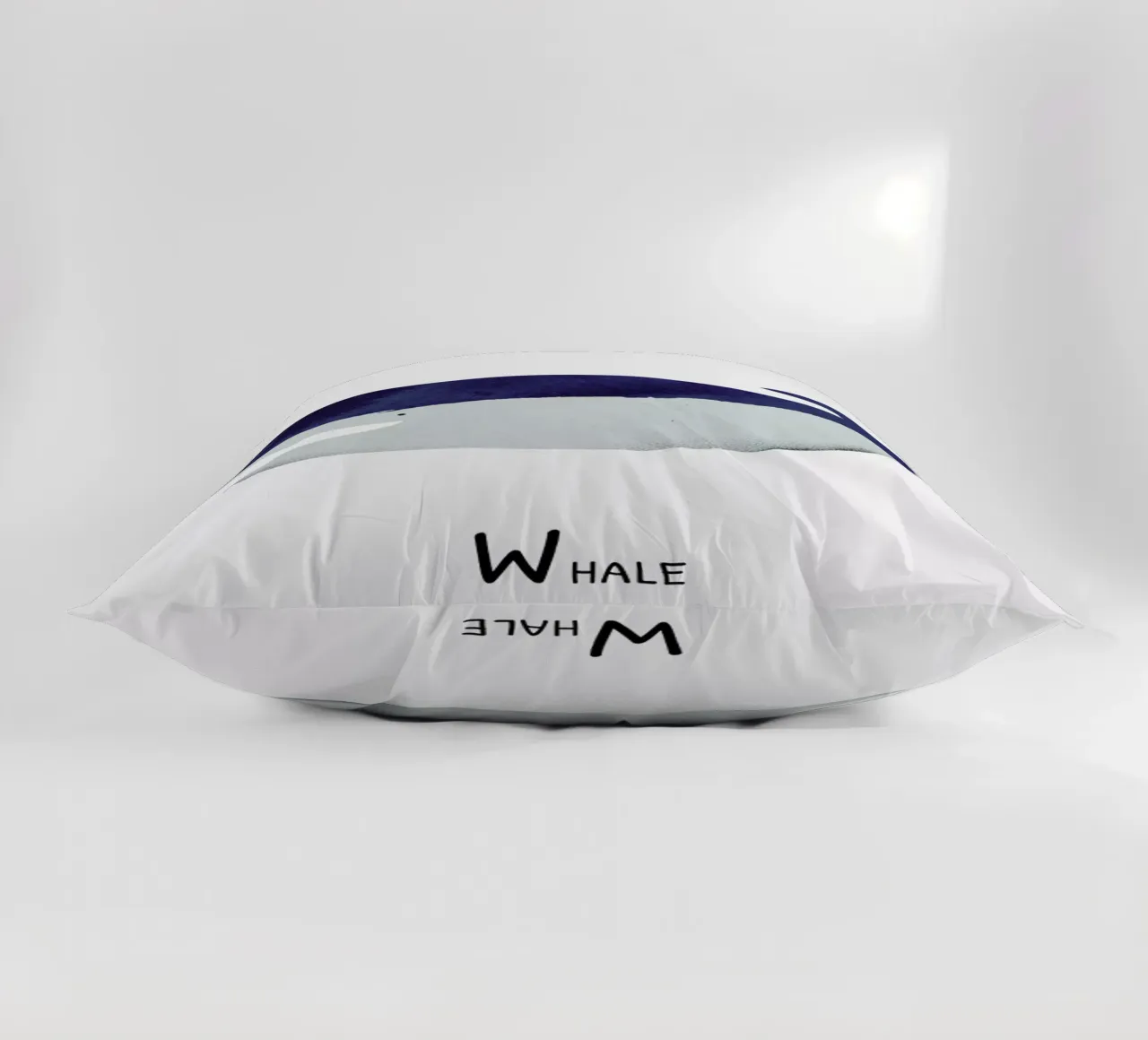 Whale cuscino da Little Flourishes