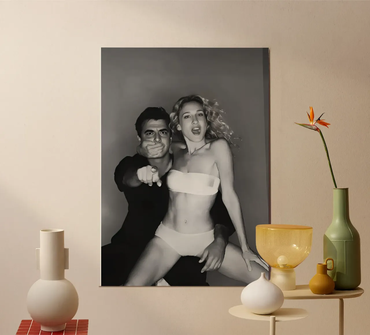 Carrie e Big nella scena iconica della toilette poster con telaio in alluminio da rangginangs