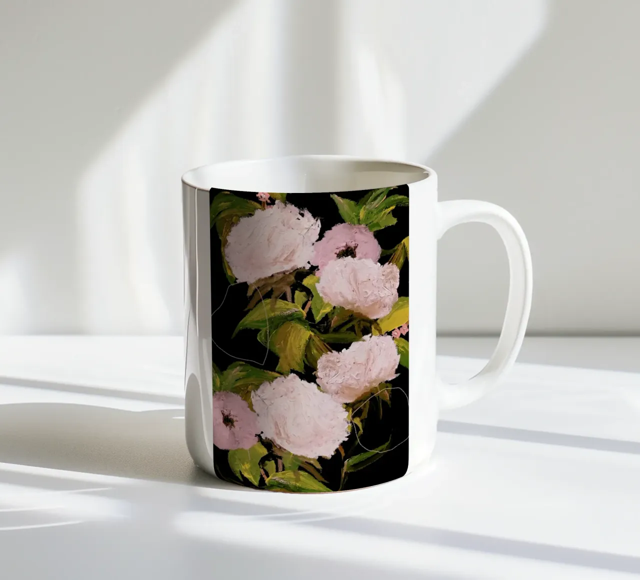 Peonies 2 tazza in ceramica da Leigh Viner
