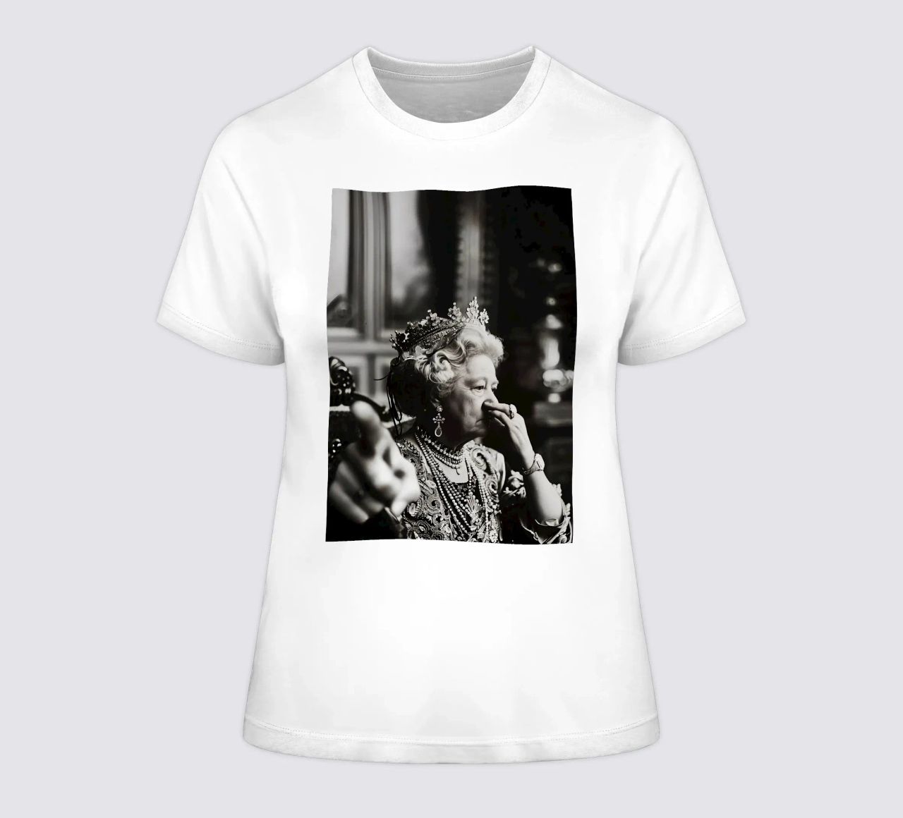 Funny Bathroom Vintage Queen Meme Art t-shirt ajusté pour femmes de kembangross