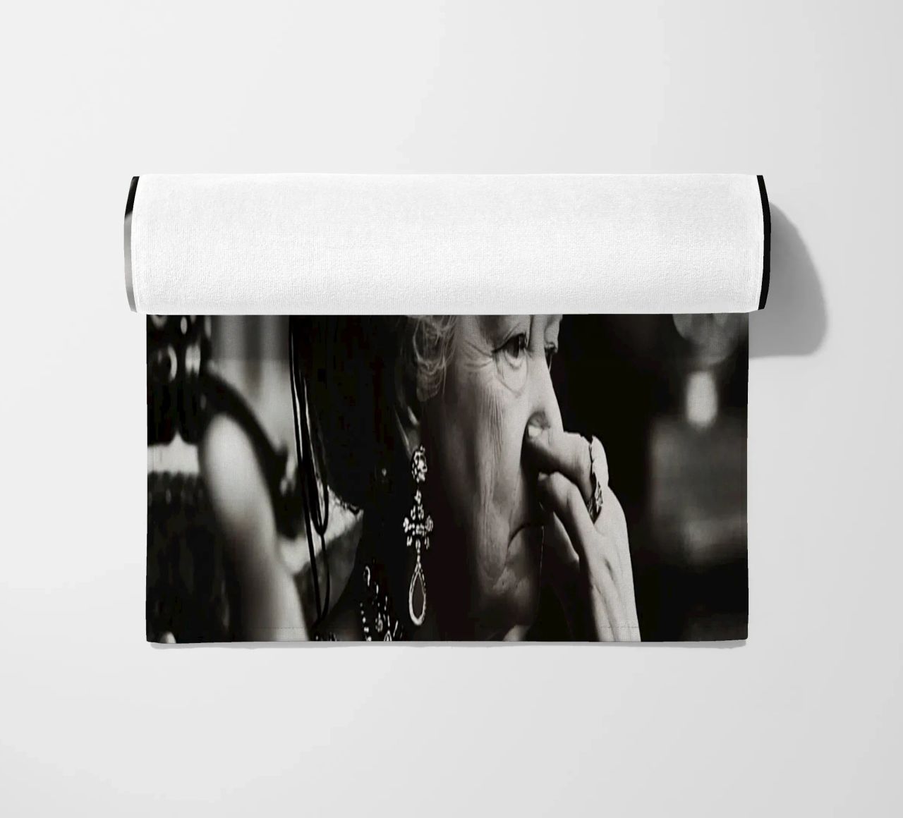 Funny Bathroom Vintage Queen Meme Art serviette de plage de kembangross