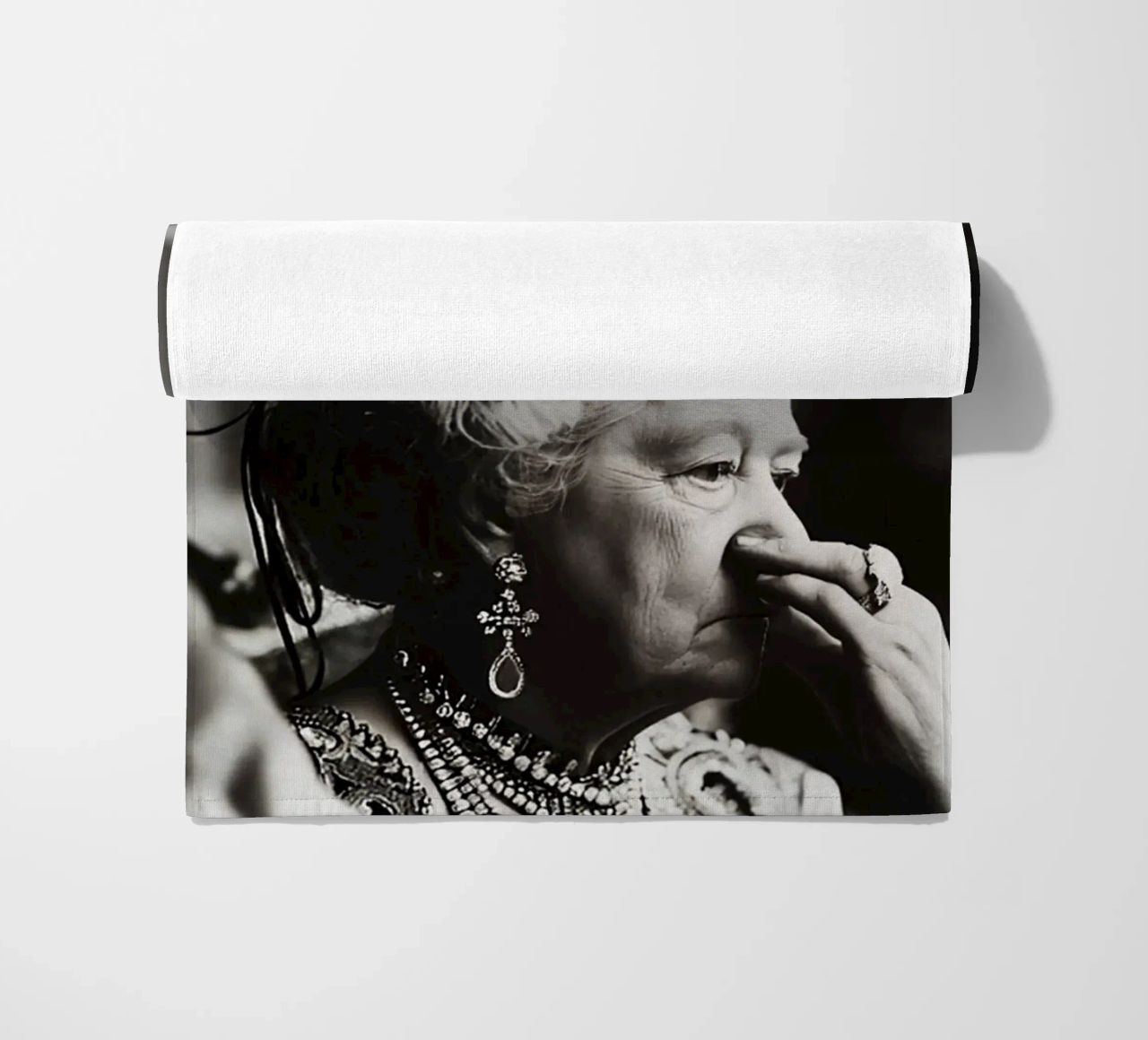 Funny Bathroom Vintage Queen Meme Art serviette de plage de kembangross