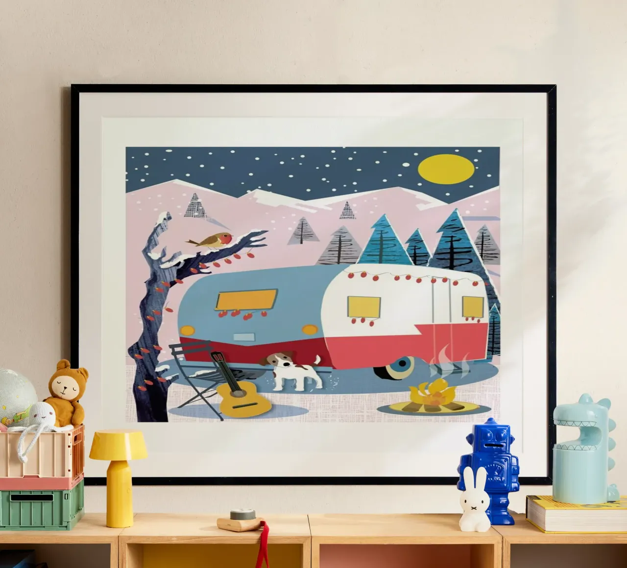 Winter Dog And Caravan poster con telaio in legno da Rocket68