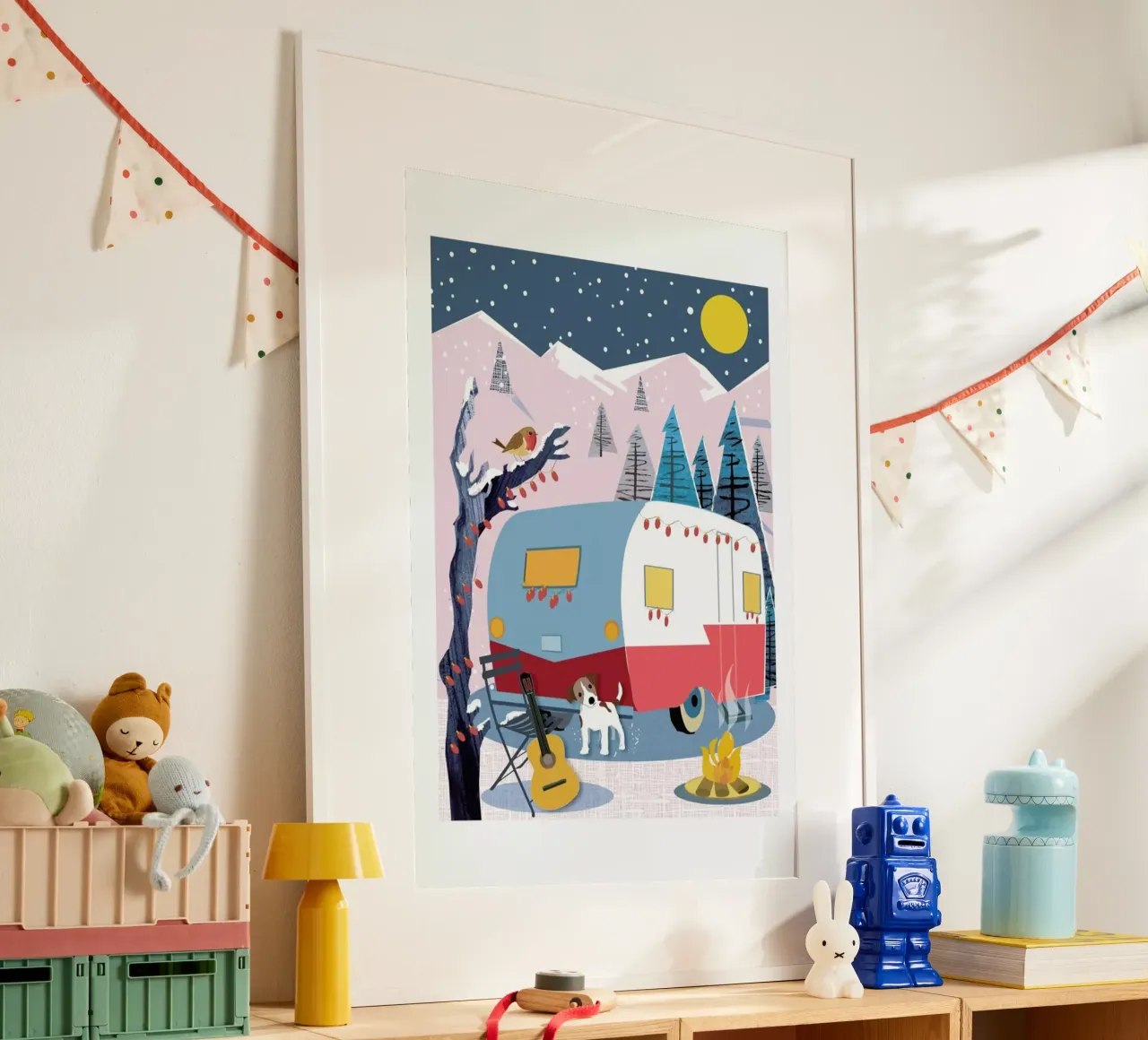 Winter Dog And Caravan poster con telaio in legno da Rocket68