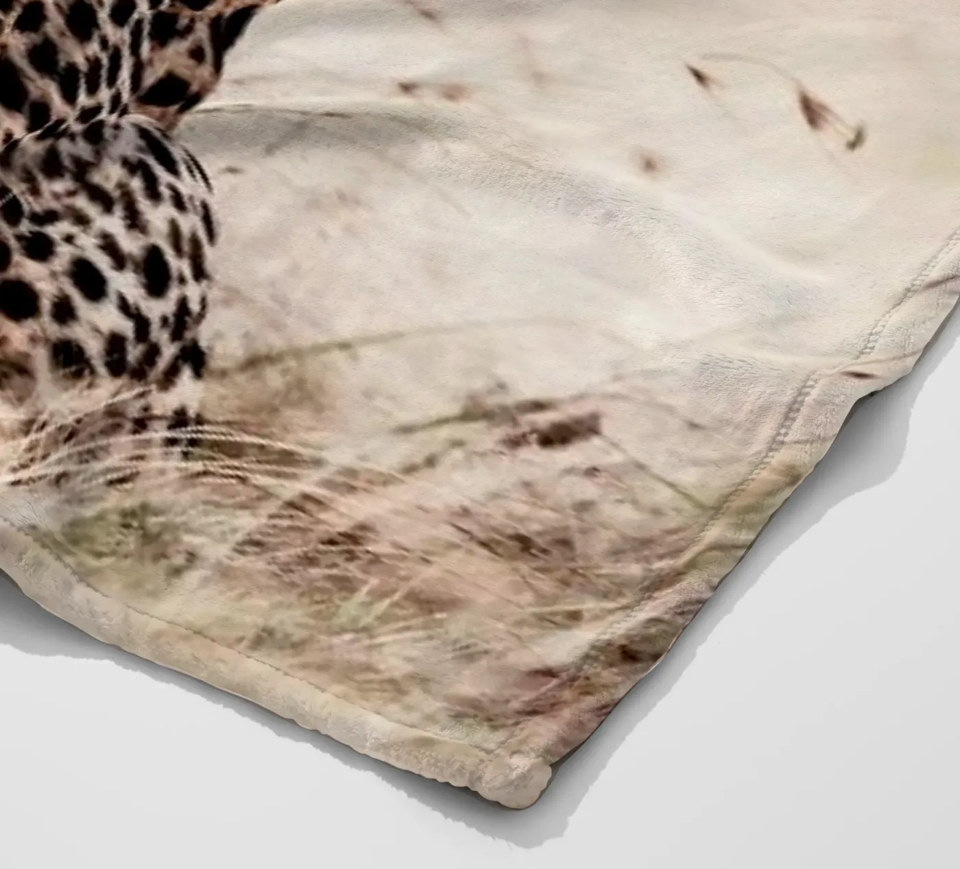 Still Leopard Fleecedecke von Natural Kingdom