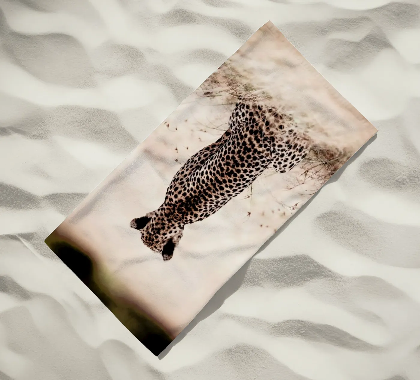 Still Leopard strandhanddoek van Natural Kingdom
