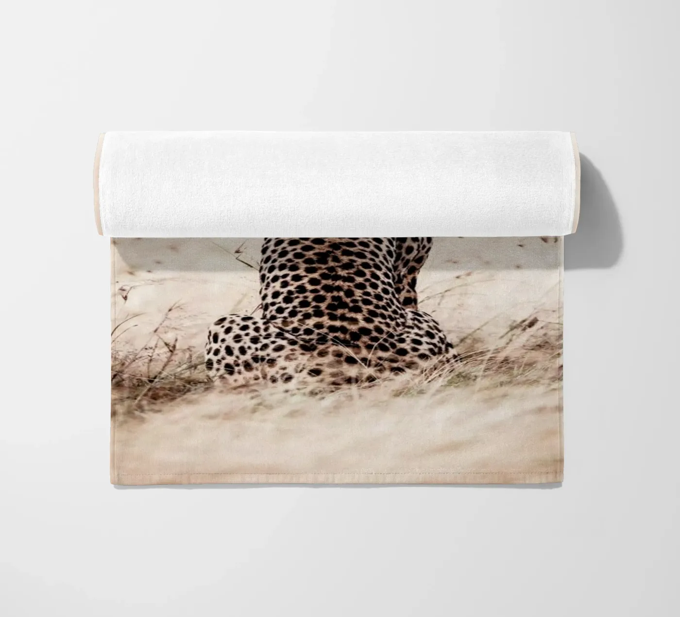 Still Leopard strandhanddoek van Natural Kingdom