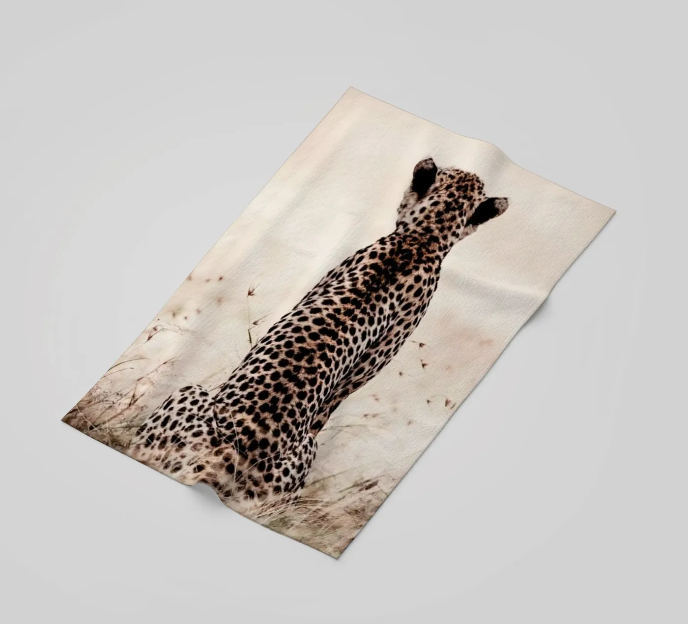 Still Leopard strandhanddoek van Natural Kingdom