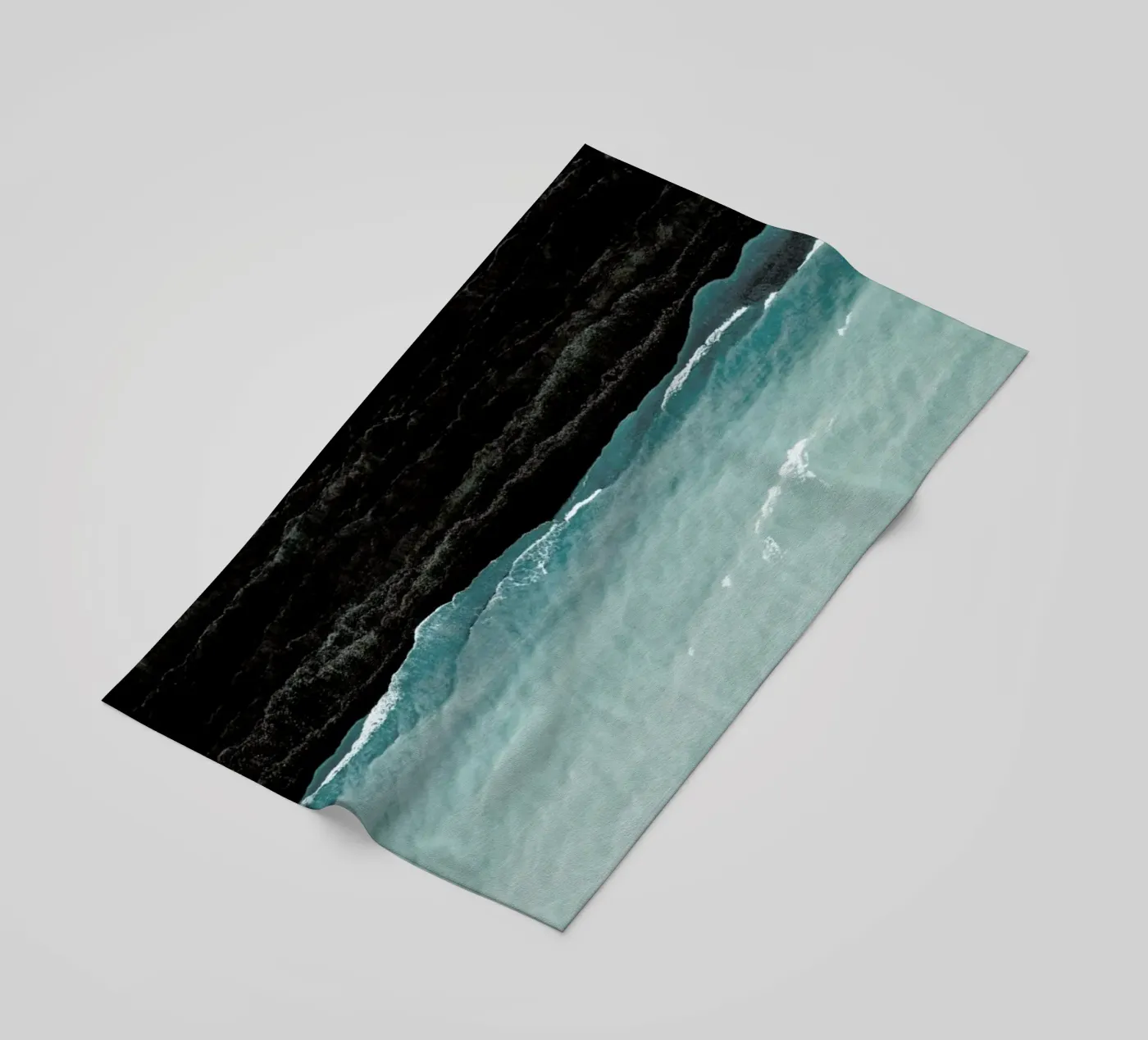 Waves Strandtuch von METROPOLIS