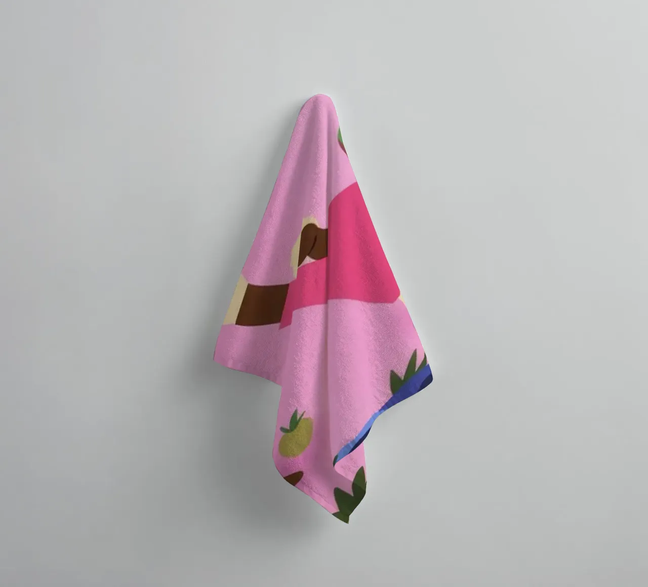 Speelse Aardbeiendans badhanddoek van Color Oblivion