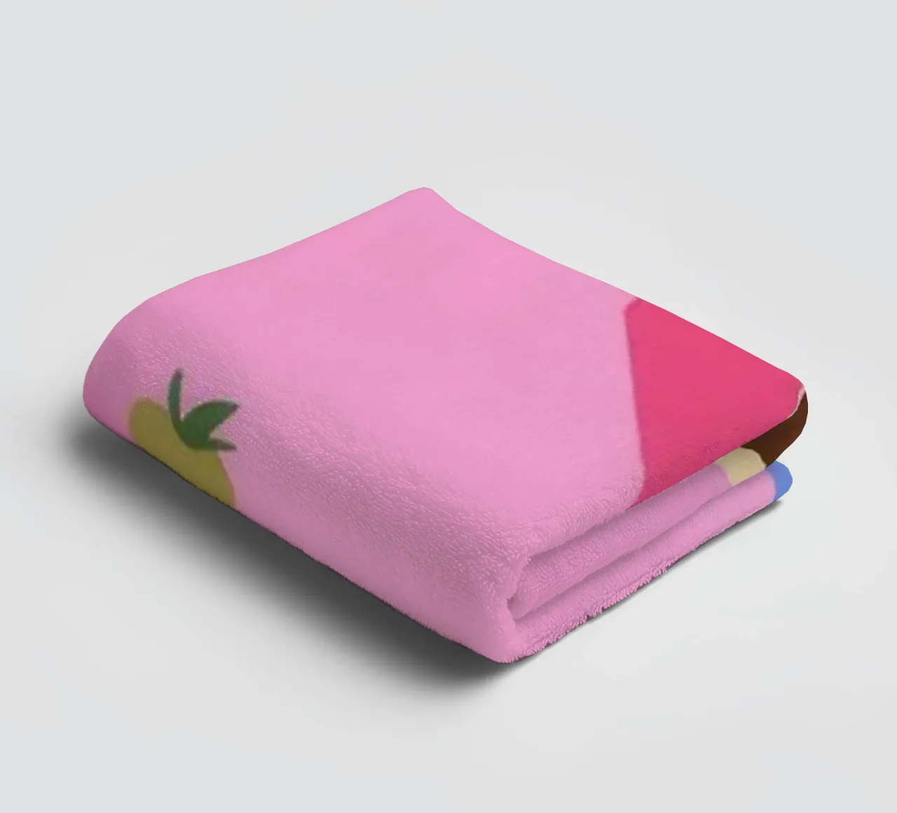 Speelse Aardbeiendans badhanddoek van Color Oblivion