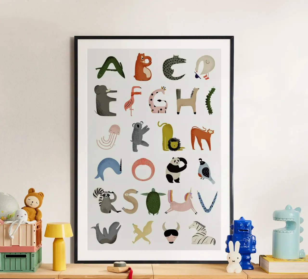 Animal Alphabet poster con telaio in plastica da Little Flourishes